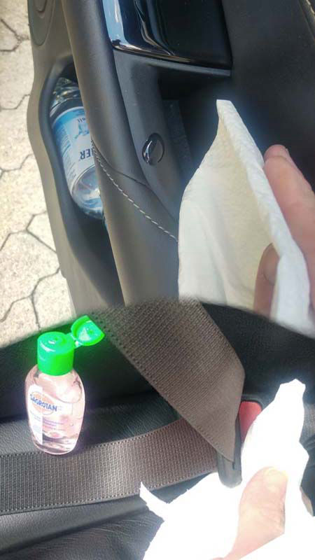 Corona Covid-19 Desinfektion Gurt Schutzmaßnahme bei TAXIMUC.de