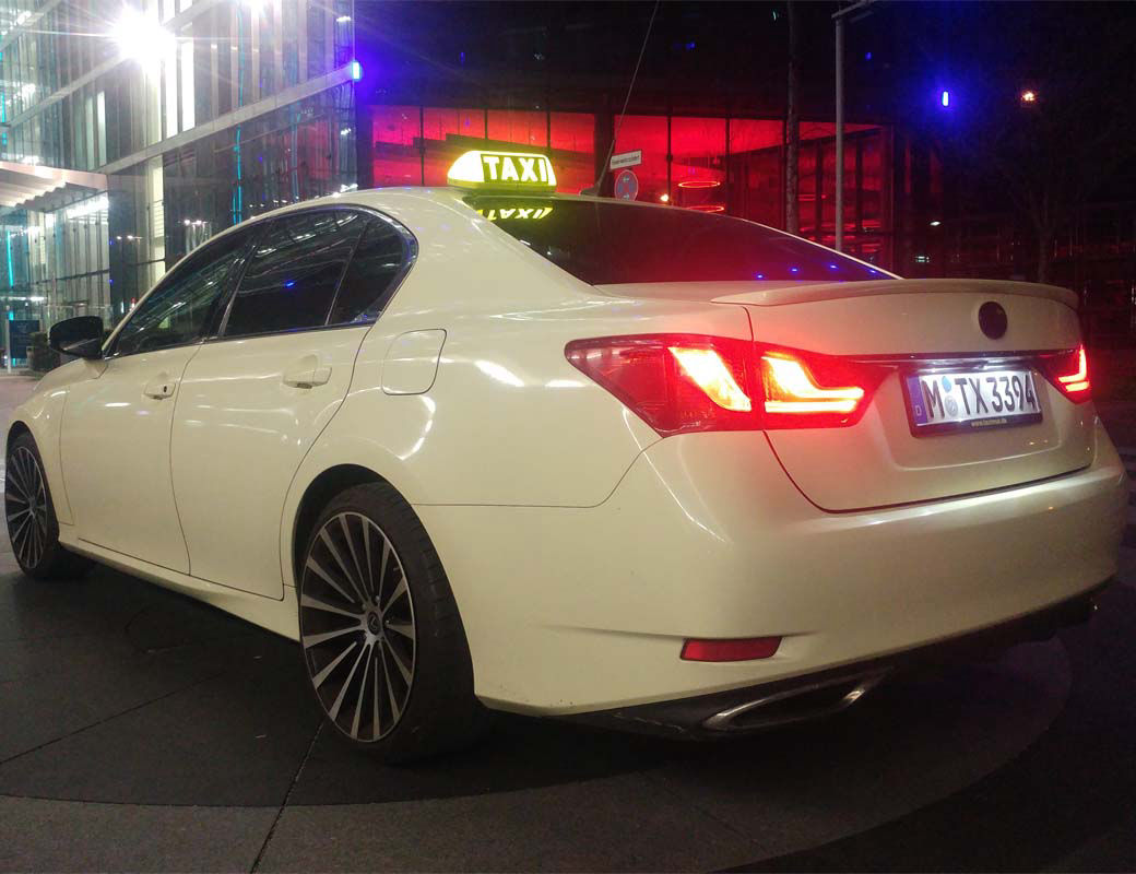TAXIMUC.de - LEXUS KOMFORT HYBRID LIMOUSINE